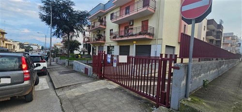 Box Auto in Contesto Condominiale in Zona Semi Centrale